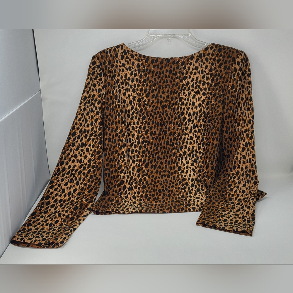 Positive Attitude Brown & Black Leopard Print Top W/Button Back Size 10 Petite